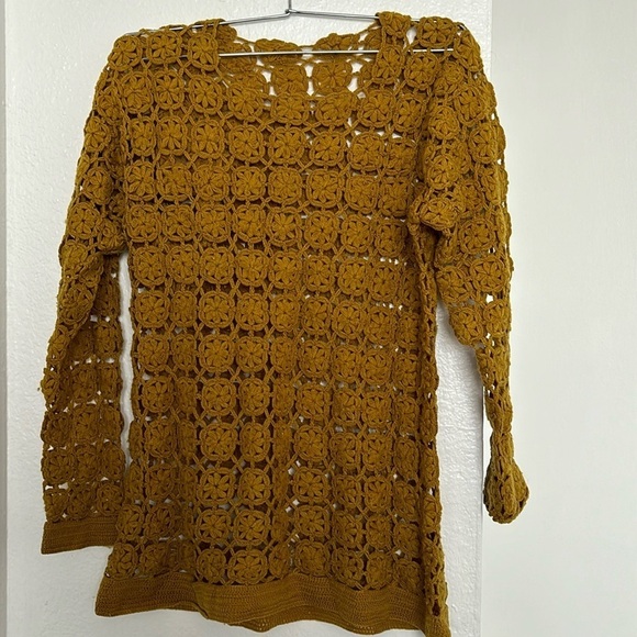 Hand-knitted sweater with beautiful flowers, mustard color, size S - Picture 1 of 9